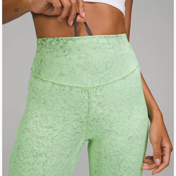 Lululemon Base Pace High-Rise Tight 25" - Picture 4 of 5